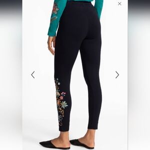 NWT Johnny Was Niviana Embroidered Leggings